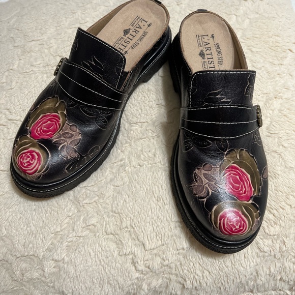 L’ Artiste Shoes - L’Artiste Comfi Cute Rose Embossed Clog SZ 36 EUC